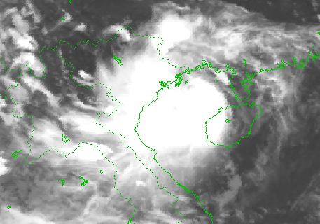 Hình ảnh vệ tinh bão Prapiroon lúc 19h ngày 22/7. Ảnh: NCHMF.