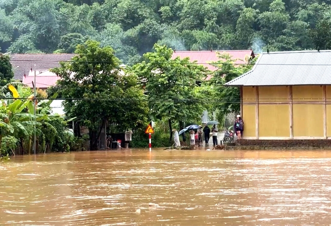 Trong thời gian tới, nguy cơ rất cao xảy ra lũ quét trên các sông, suối nhỏ vùng núi, sạt lở đất trên sườn dốc, sụt lún đất tại nhiều huyện của Sơn La. Ảnh: Quang Dũng.