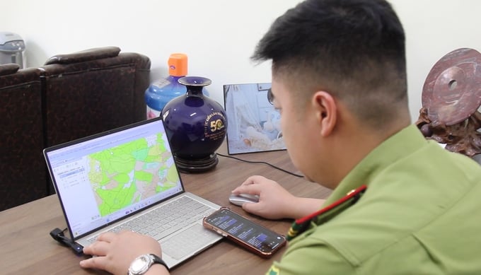 Forest management software allows forest protection officers to promptly detect deforestation areas in order to identify causes, prevent, and respond in compliance with regulations. Photo: Quang Dung.