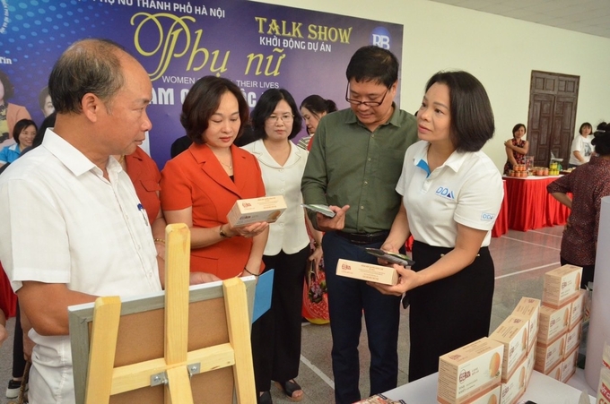 Hội nghị Hội Liên hiệp phụ nữ Hà Nội với chủ đề Vai trò của người phụ nữ trong chuỗi giá trị nông sản an toàn. Ảnh: TB