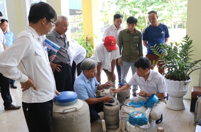 Lượng tinh trâu, bò chất lượng cao được khẩn trương chuyển giao về các địa phương để triển khai thực hiện thụ tinh. Ảnh: CTV.