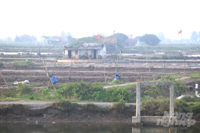 Tập đoàn Xuân Thiện bất ngờ nâng mức hỗ trợ cho các trường hợp bị thu hồi đầm bãi tại Cồn Xanh. Ảnh: Kiên Trung.