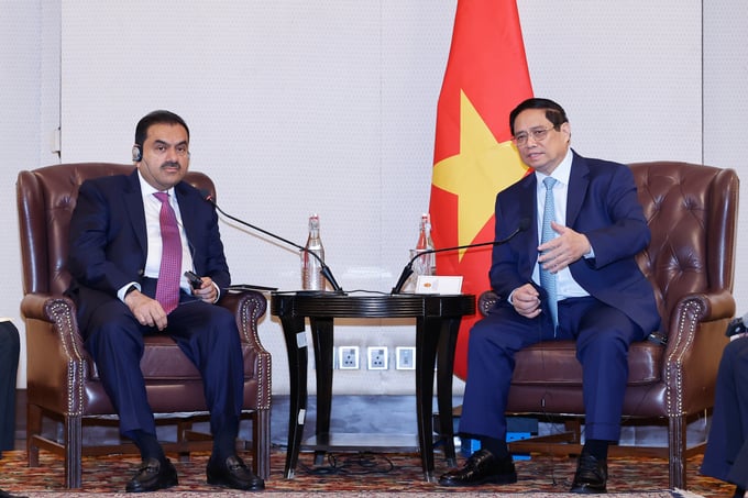 Prime Minister Pham Minh Chinh commended the operational model, scale, vision, and role of Adani in contributing to the economic development of India and other countries. Photo: VGP.