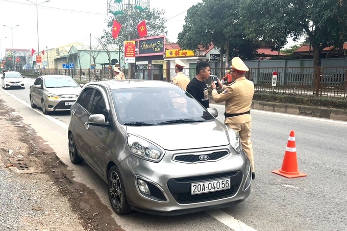 Trong tháng 7/2024, Cảnh sát Giao thông tỉnh Thái Nguyên đã phát hiện gần 400 trường hợp lái xe vi phạm nồng độ cồn. Ảnh: Thu Trang.