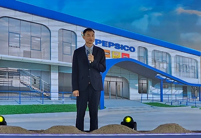 Mr. Nguyen Viet Ha, General Director of PepsiCo Vietnam Food Company spoke at the ceremony. Photo: Nam Khanh.