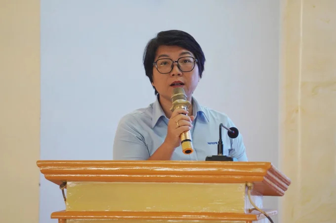 Ms. Nguyen Thi Hong Hoa from the National Authority for Agro-Forestry-Fishery Quality Processing and Market (NAFIQPM) outlined some new regulations for key seafood import markets. Photo: Nguyen Thuy.