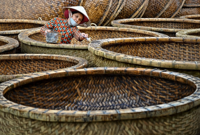 Nghề làm thuyền thúng.