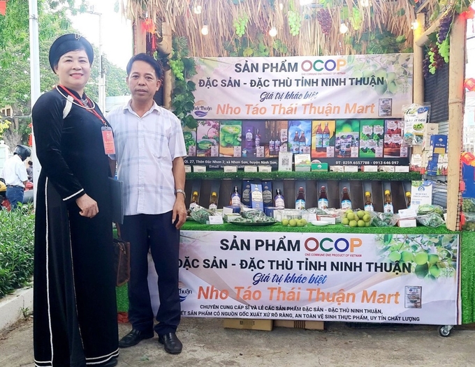 Thông qua các gian hàng trưng bày sản phẩm OCOP của Ninh Thuận được quảng bá rộng rãi trên khắp cả nước. Ảnh: TL.