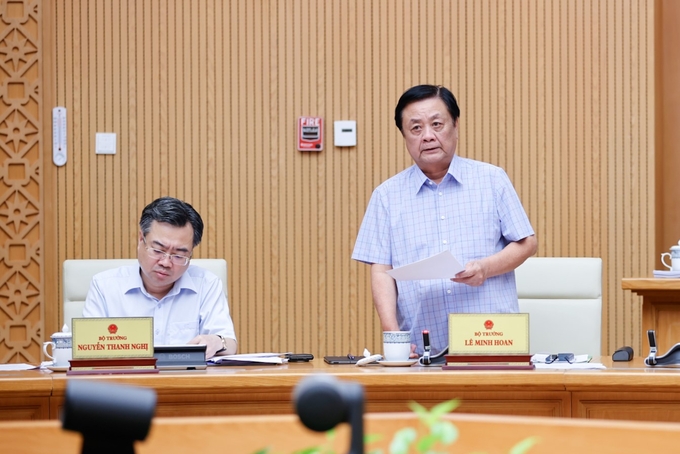 Minister of Agriculture and Rural Development Le Minh Hoan speaks at the meeting. Photo: VGP.