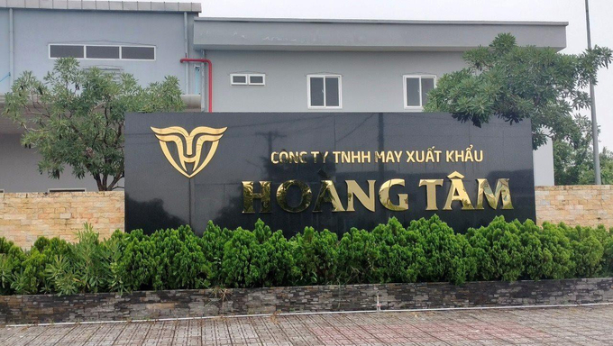 Sở Y tế Cà Mau khẳng định nhiều công nhân của Công ty TNHH may xuất khẩu Hoàng Tâm (xã Lý Văn Lâm, TP. Cà Mau) nhập viện sau bữa ăn trưa là do ngộ độc thực phẩm. Ảnh: Trọng Linh.