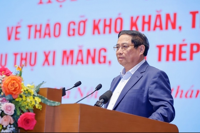 Thủ tướng Chính phủ Phạm Minh Chính chủ trì Hội nghị trực tuyến tháo gỡ khó khăn, thúc đẩy sản xuất, tiêu thụ xi măng, sắt thép và vật liệu xây dựng ngày 15/6.