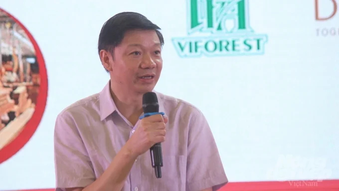 Mr. Tran Quang Bao, Director of the Forestry Department, spoke at the conference. Photo: CTV.