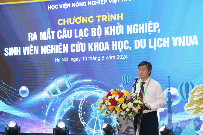 TS.Nguyễn Công Tiệp, Phó Giám đốc Học viện Nông nghiệp Việt Nam, phát biểu tại buổi lễ. Ảnh: Hưng Giang.