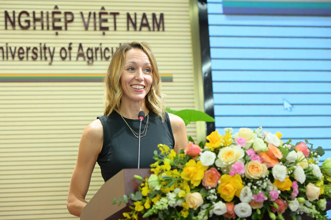 Ms. Courtney Beale, Deputy Chief of Mission at the U.S. Embassy in Hanoi speaking at the event. Photo: Tung Dinh.