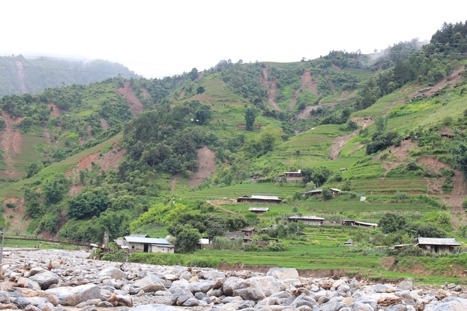 Chính quyền địa phương sẽ di chuyển các hộ dân trong khu vực nguy hiểm đến nơi an toàn để tránh thiệt hại đáng tiếc. Ảnh: Thanh Tiến.