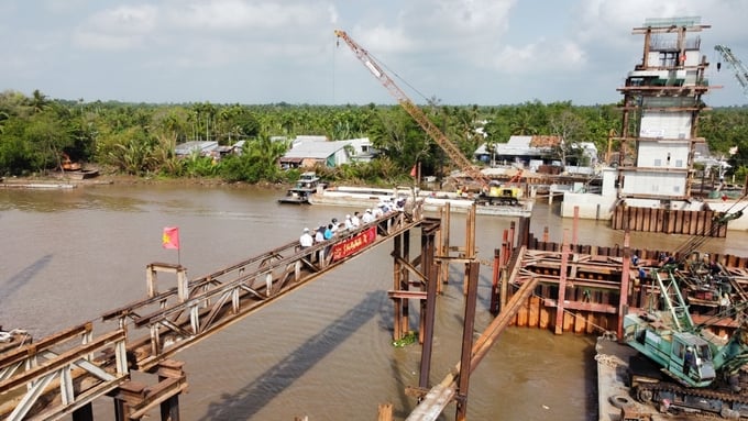 The Rach Mop Lock, funded by the Ministry of Agriculture and Rural Development and located in Soc Trang province, assists in the management of water resources on the southern bank of Hau River. Photo: Kim Anh.