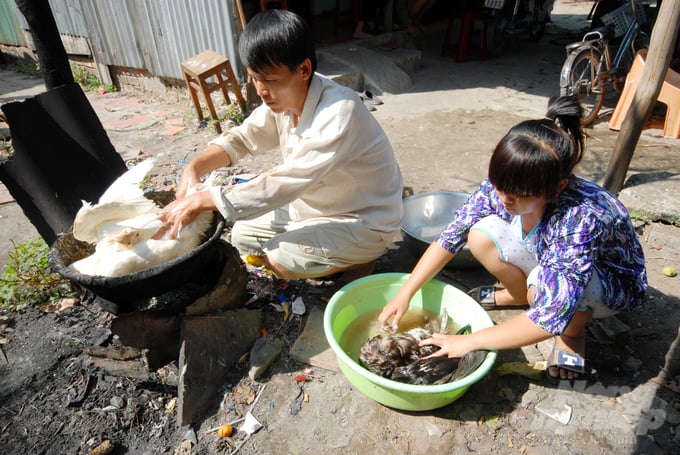 An Giang currently faces the issue of small-scale and manual slaughterhouses still in operation, with a total of 37 locations. Photo: Le Hoang Vu.