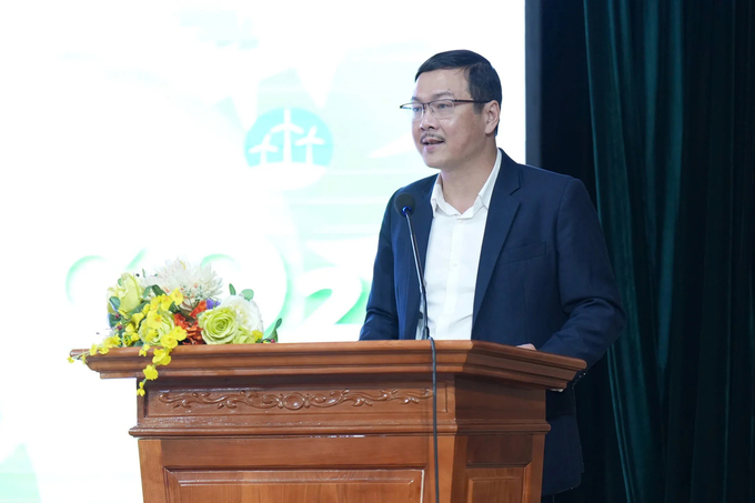 Editor-in-Chief Nguyen Ngoc Thach highlighted six key areas necessary to achieve green growth and sustainable development. Photo: Nguyen Thuy.