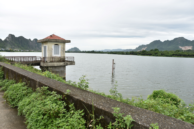 Một góc hồ Đồng Sương. Ảnh: Dương Đình Tường.