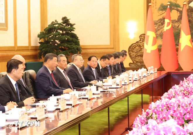 General Secretary and President of China Xi Jinping and the high-ranking Chinese delegation. Photo: Tri Dung.