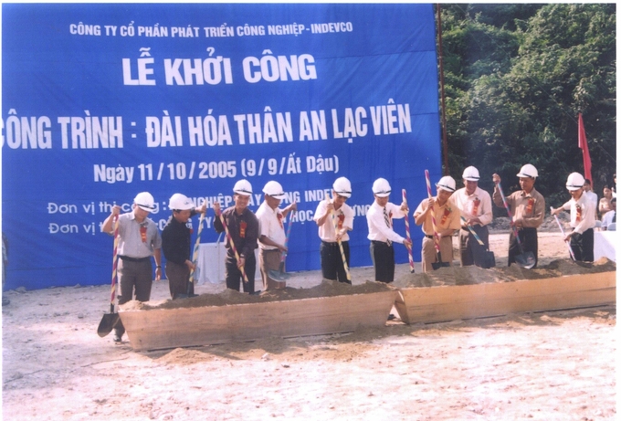 Lễ khởi công Đài hóa thân An Lạc Viên Cẩm Phả năm 2005.