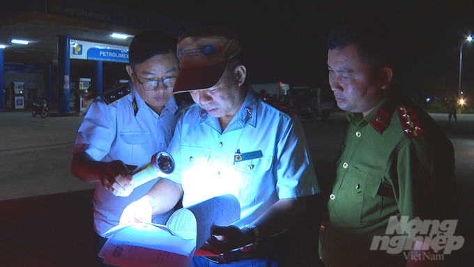 Việc tăng cường công tác kiểm tra nguồn tôm giống nhập, đảm bảo an toàn dịch bệnh trước khi thả nuôi được các địa phương ĐBSCL rất quan tâm. Ảnh: Kim Anh.