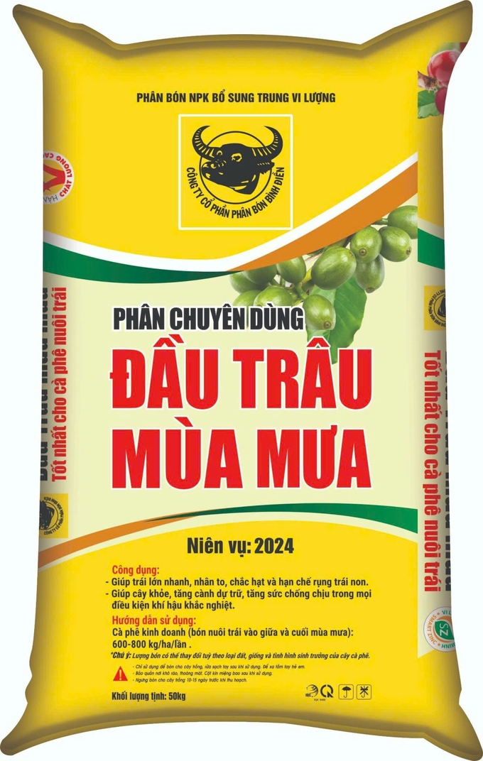 Phân bón Đầu Trâu chuyên dùng giúp cà phê và cây trồng tăng năng suất, chất lượng sản phẩm.  Ảnh: Trương Hồng.