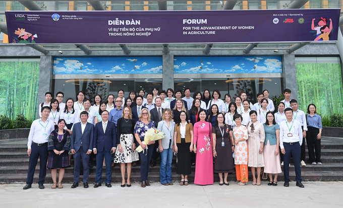 The forum 'For the advancement of women in agriculture' was held at the Vietnam National University of Agriculture (VNUA) on August 12. Photo: Tung Dinh.