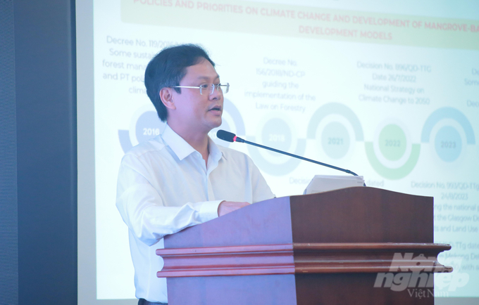 Mr. Nguyen Nam Son, Deputy Head of the Forestry Production Organization Department, Department of Forestry (Ministry of Agriculture and Rural Development) spoke at the workshop. Photo: Le Binh.