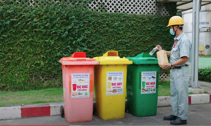 At the Ajinomoto factory, waste is sorted to implement effective recycling methods.