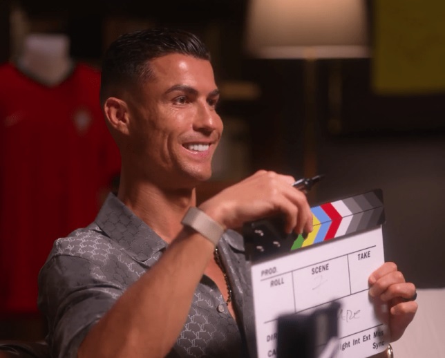 Ronaldo đang có kênh Youtube gia tăng tốc độ người theo dõi đáng kinh ngạc.