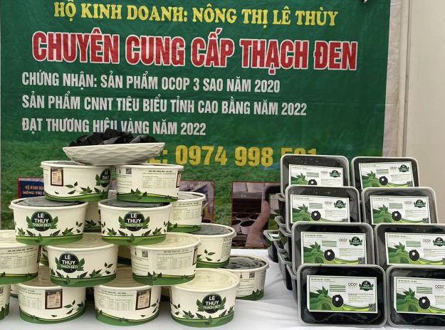 Sản phẩm từ cây thạch đen đạt chuẩn OCOP, được người tiêu dùng đón nhận. Ảnh: Ngọc Tú. 