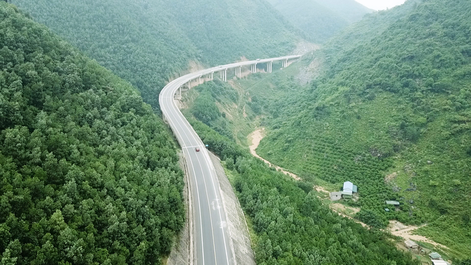 The gradually improving transportation system will enable Bac Kan Province to attract an increasing number of investors. Photo: Ngoc Tu. 