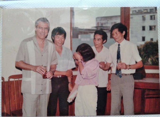 A loath farewell with Carlos, the project’s senior engineer and the conductor of HACCP classes. Documentary photo of former Minister Ta Quang Ngoc.