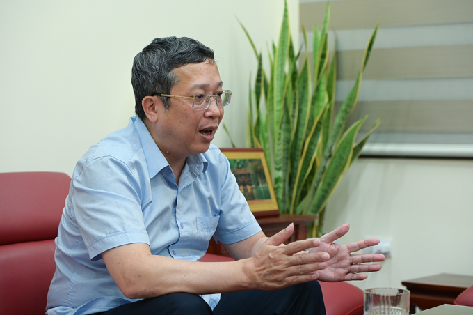 Deputy Minister Hoang Trung emphasized the importance of honesty regarding crop area codes for exported fruits. Photo: Tung Dinh.