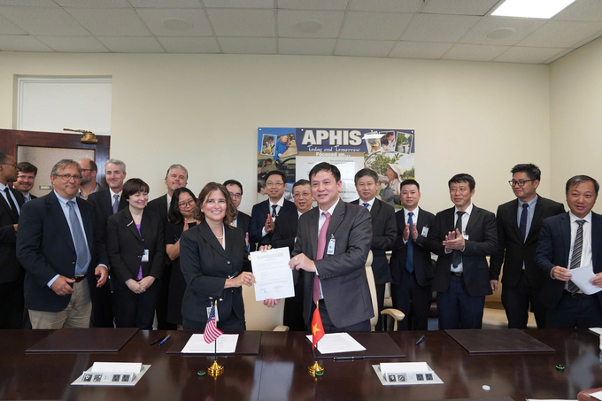 Delegates witnessed the Framework Agreement on Cooperation signing ceremony between the MARD and the USDA. Photo: Plant Protection Department.