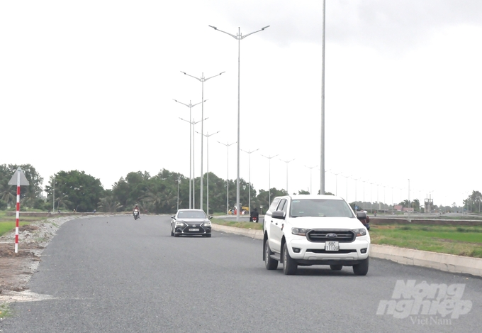 Kiên Giang cho lưu thông tuyến đường 3 tháng 2 nối dài trước khi khánh thành, tạo điều kiện thuận lợi cho cho người dân đi lại dịp nghỉ lễ Quốc khánh 2/9. Ảnh: Trung Chánh.