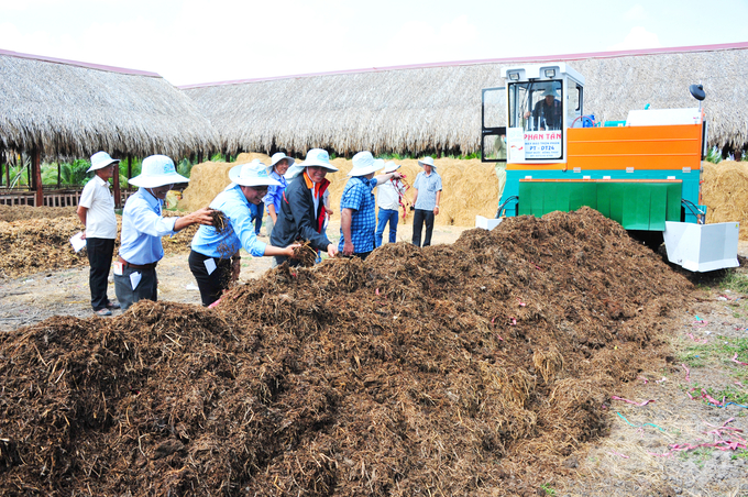 HTX Nhân Lợi, huyện Vĩnh Thạnh được Dự án GIC hỗ trợ 1 máy đảo trộn phân hữu cơ và được hỗ trợ sản xuất theo tiêu chuẩn SRP. Ảnh: Lê Hoàng Vũ.