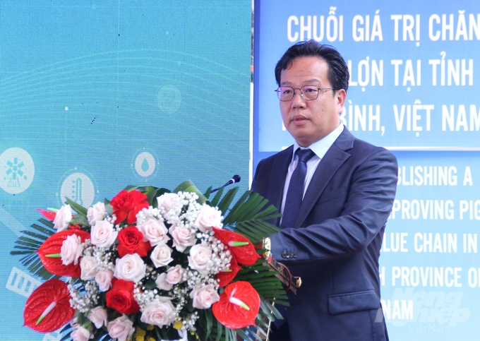 Theo ông Lee Sung Ho, việc đưa công nghệ trang trại thông minh vào trang trại mẫu ở tỉnh Ninh Bình sẽ đem lại nhiều giá trị lớn. Ảnh: Trung Quân.