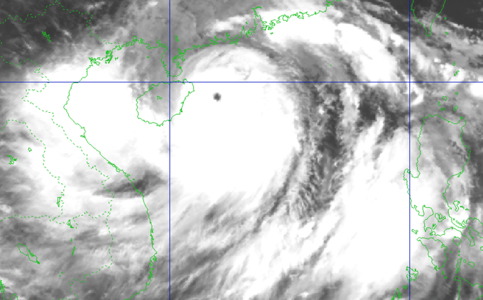 Ảnh mây vệ tinh của bão số 3 vào sáng 6/9. Ảnh: NCHMF.