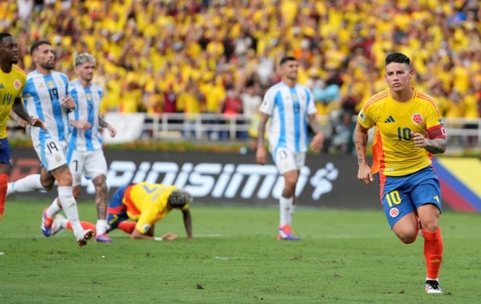 James Rodriguez (10) ghi bàn cho Colombia để có chiến thắng cùng đội nhà. Ảnh: AP