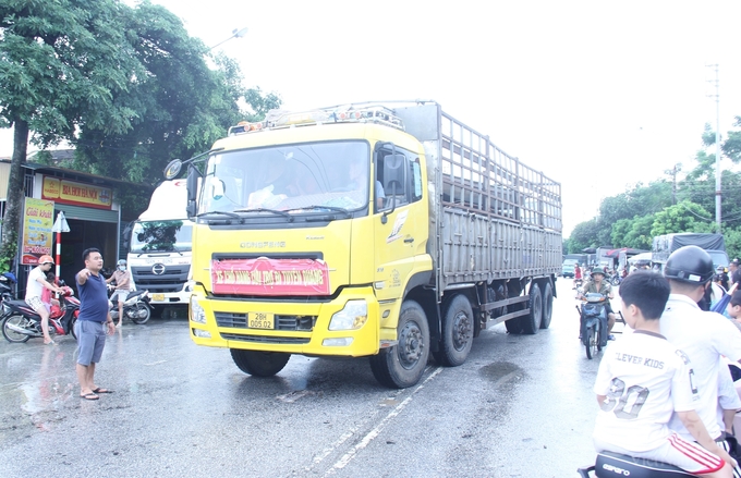 Theo Trung tâm Dự báo Khí tượng Thủy văn Quốc gia, mực nước lúc 13h ngày 11/9 trên sông Lô tại Tuyên Quang 27,47m, trên báo động 3 là 1,47m. Dự báo, trong 12 - 24h tới, lũ trên sông Lô tại Tuyên Quang sẽ xuống mức báo động 3.