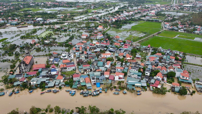 Trên địa bàn thị xã Đông Triều đã có nhiều điểm bị ngập úng, đặc biệt là khu vực ngoài đê Thủy An, Nguyễn Huệ, Hồng Phong nhiều nhà dân đã bị ngập lụt.