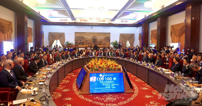 The tea party of the HCMC government with 100 top CEOs, both domestic and international, at the Ho Chi Minh City Friendship Dialogue 2023. Photo: Nguyen Thuy.