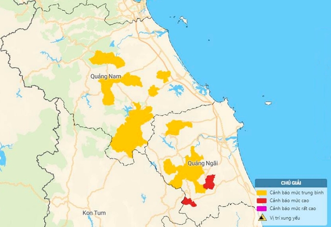 Bản đồ nguy cơ lũ quét, sạt lở đất đá tại Quảng Nam và Quảng Ngãi. Ảnh: TT KTTV Quốc gia