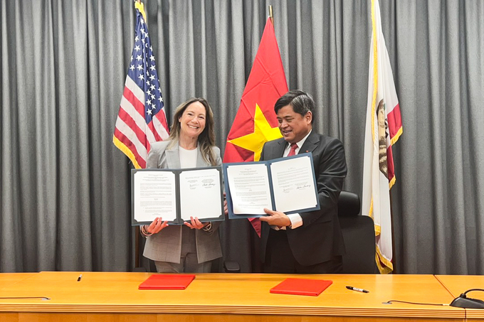 The MARD and the CDFA signed an agreement to promote sustainable, smart agricultural production that adapts to climate change in May 2023. Photo: ICD .