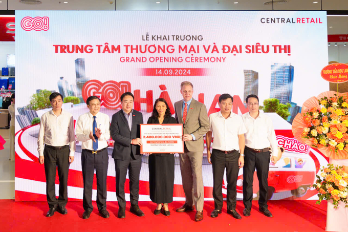 Tập đoàn Central Retail tài trợ Trường Tiểu học Lam Hạ, TP. Phủ Lý 2,4 tỷ đồng.