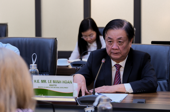 Minister Le Minh Hoan proposed that the WB have a special cooperation mechanism with Vietnam. Photo: Quynh Chi.