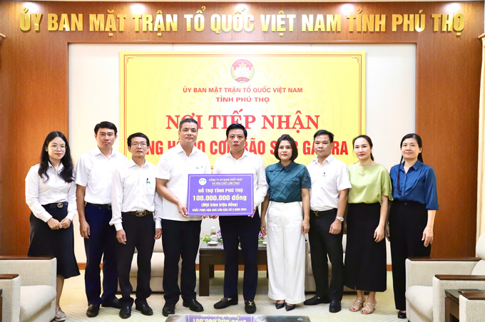 Lãnh đạo Công ty cổ phần Supe Phốt phát và Hoá chất Lâm Thao chia sẻ khó khăn với tỉnh Phú Thọ sau cơn bão số 3.