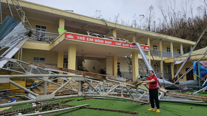 The kindergarten on the island commune of Thang Loi looked like it had just been bombed. Photo: Duc Binh.